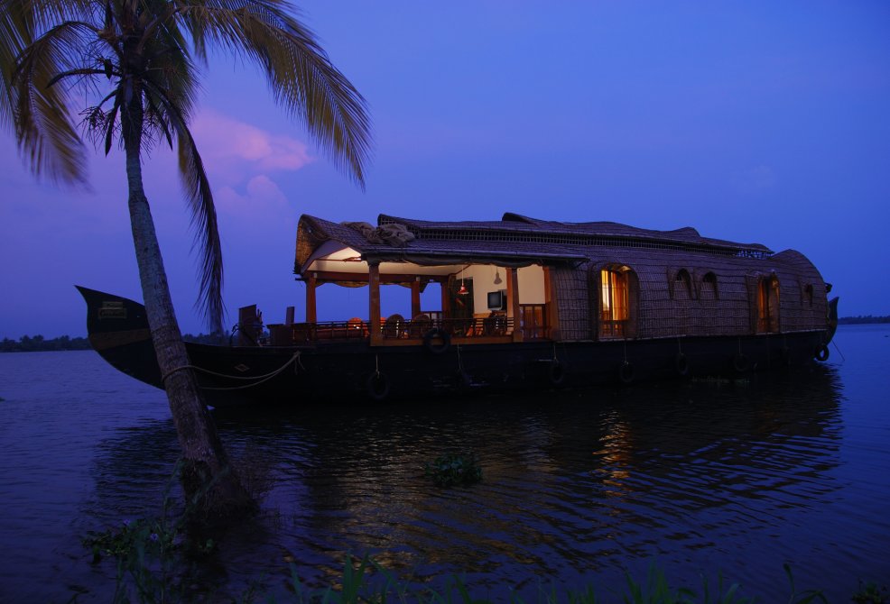 Alleppey Houseboat - Pournami Houseboats