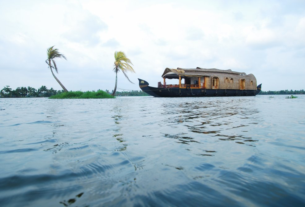 Alleppey Houseboat - Pournami Houseboats